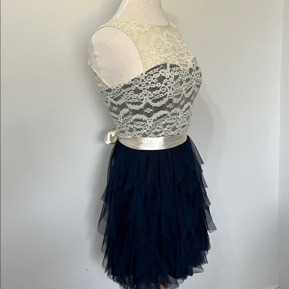 TeezeMe Blue White Lace Party Dress Size 9/10 - Picture 2 of 10